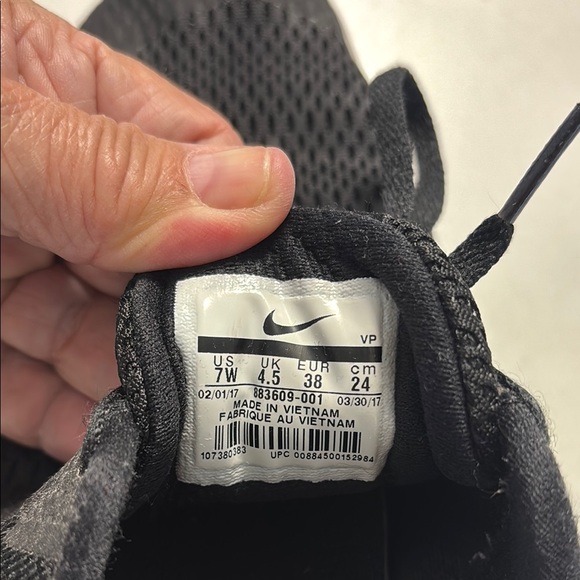 Nike RN6 Black and White Running Shoes - Picture 3 of 6